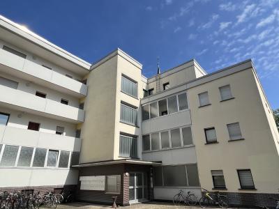 .Mit Loggia: Helle und wirklich großzügige 1 Zimmer-Wohnung in top Lage zu Bahnhof+UKGM, Wilhelmstr. 19a, Gießen.